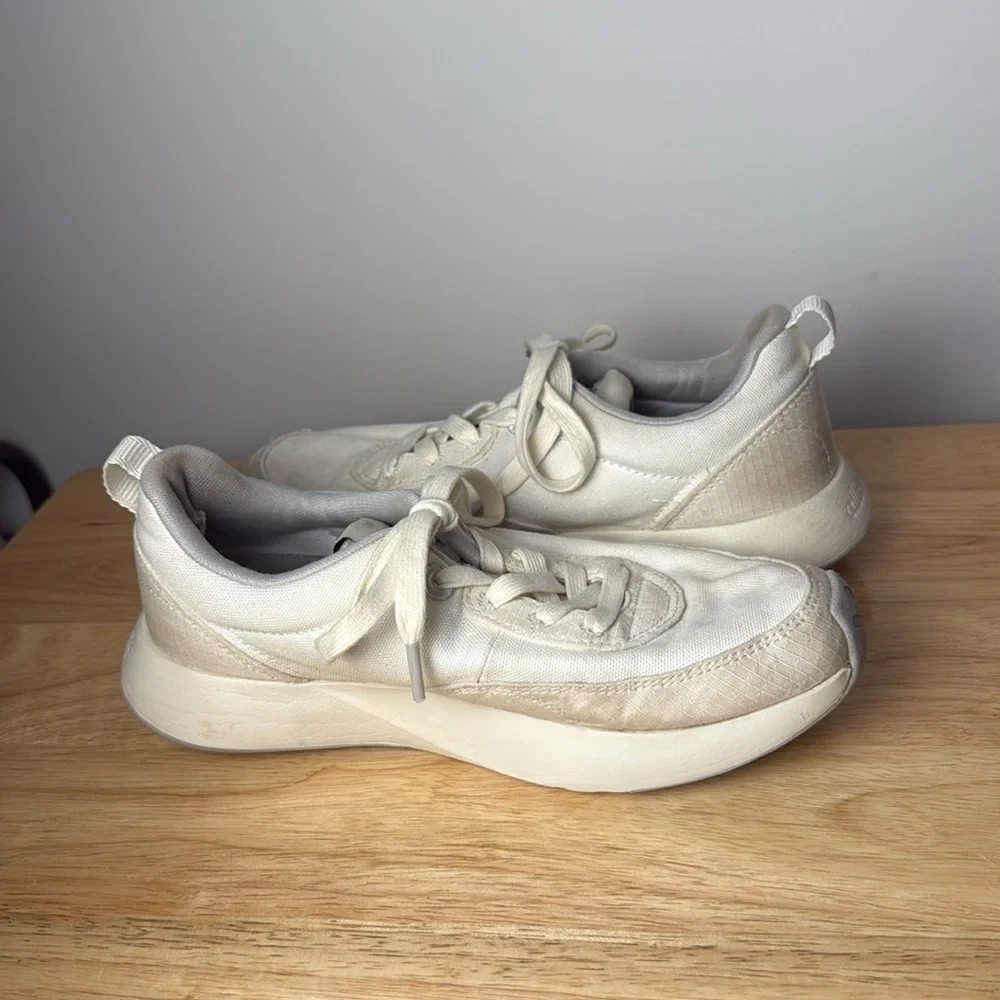 Allbirds Women’s Everyday Couriers in white/cream size 7